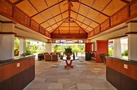Open-air lobby